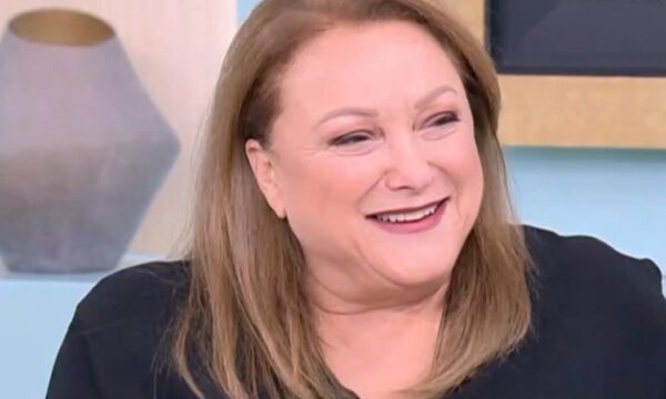 Ρένια Λουιζίδου: Η αποκάλυψη για τον 25χρονο γιο της – «Δεν έχω κλειδιά από το διαμέρισμά του»
