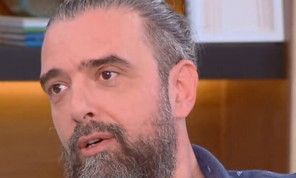 Σωτήρης Τσαφούλιας: «Η πρωτότοκη κόρη μου επέλεξε την υποκριτική, αποφεύγω να μιλάω γι’ αυτή γιατί αγνοώ τι μπορεί να την ενοχλεί»
