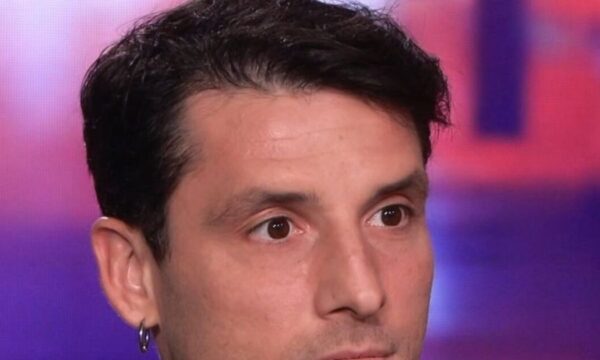 Σπύρος Χατζηαγγελάκης: «Κατανοώ ότι η σύντροφός μου μπορεί να έχει διαφορετικές σωματικές επιθυμίες»