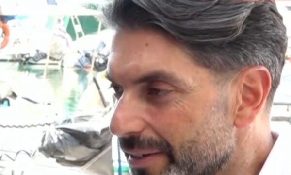 Σπύρος Μαρτίκας: Σχολιάζει για τη γυναίκα που ήταν μαζί του στην Πάρο – «Είναι παντρεμένη και ένας παπαράτσι την αποκάλυψε»
