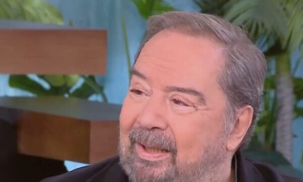 Σταμάτης Φασουλής: «Για δέκα χρόνια κατανάλωνα ένα μπουκάλι βότκα καθημερινά για να αντέξω έναν κόσμο που δεν μπορούσα να υποφέρω»
