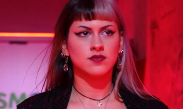 The Voice – Συγκλονίζει η Στέλλα: «Δεν ανήκα στην κοινότητα και αντιμετώπιζα επικριτικά σχόλια»
