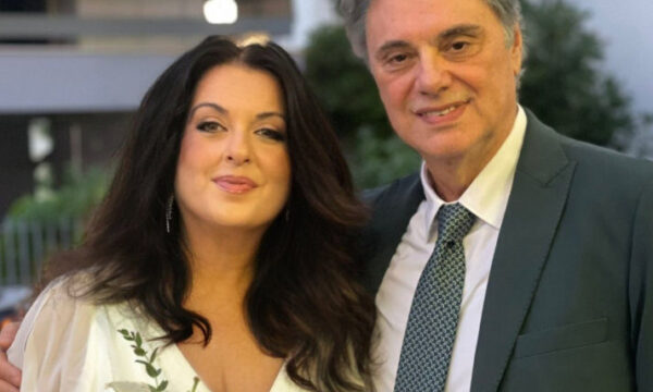 Οδυσσέας Σταμούλης: Ένωσε τη ζωή του με πολιτικό γάμο δύο χρόνια μετά την απώλεια του γιου του