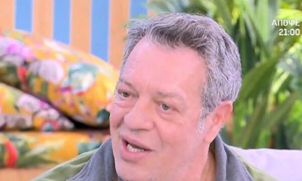 Γιάννης Τσορτέκης: «Δεν έβγαζα πάντα χρήματα από το θέατρο, αλλά για να παίζω, έκανα και άλλες δουλειές»