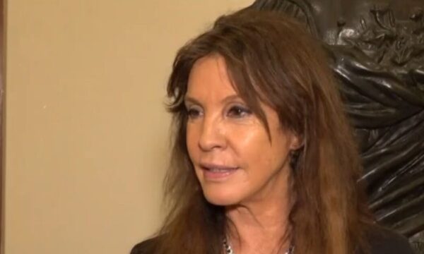 Βάνα Μπάρμπα για το ζήτημα υγείας της: «Όταν συνειδητοποίησα ότι δε μπορώ να μιλήσω, εκτίμησα περισσότερο τον λόγο»