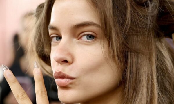 Ανακαλύψτε το lip gloss που προτίμησαν οι Άγγελοι στο Victoria’s Secret Show 2025