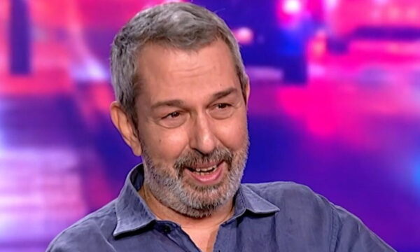 Χρήστος Χατζηπαναγιώτης για Δανάη Μπάρκα: «Είναι μια καταιγιστική προσωπικότητα κοινωνικότητας, με φοβίζει συχνά»