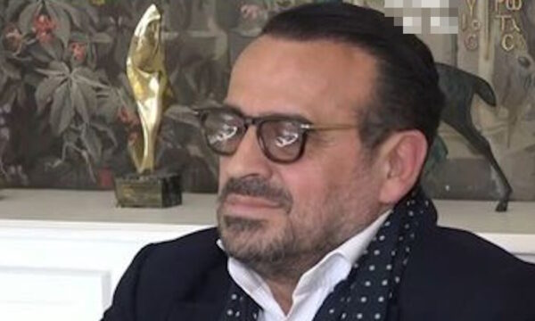 Βασίλης Ζούλιας: «Όταν το κινητό μου χτύπησε και μου είπαν ότι το ατελιέ πήρε φωτιά, είπα “ευχαριστώ θεέ μου”»