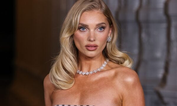 Τα κρυφά μυστικά του beauty look της Έλσα Χοσκ στο Art+Film Gala 2025