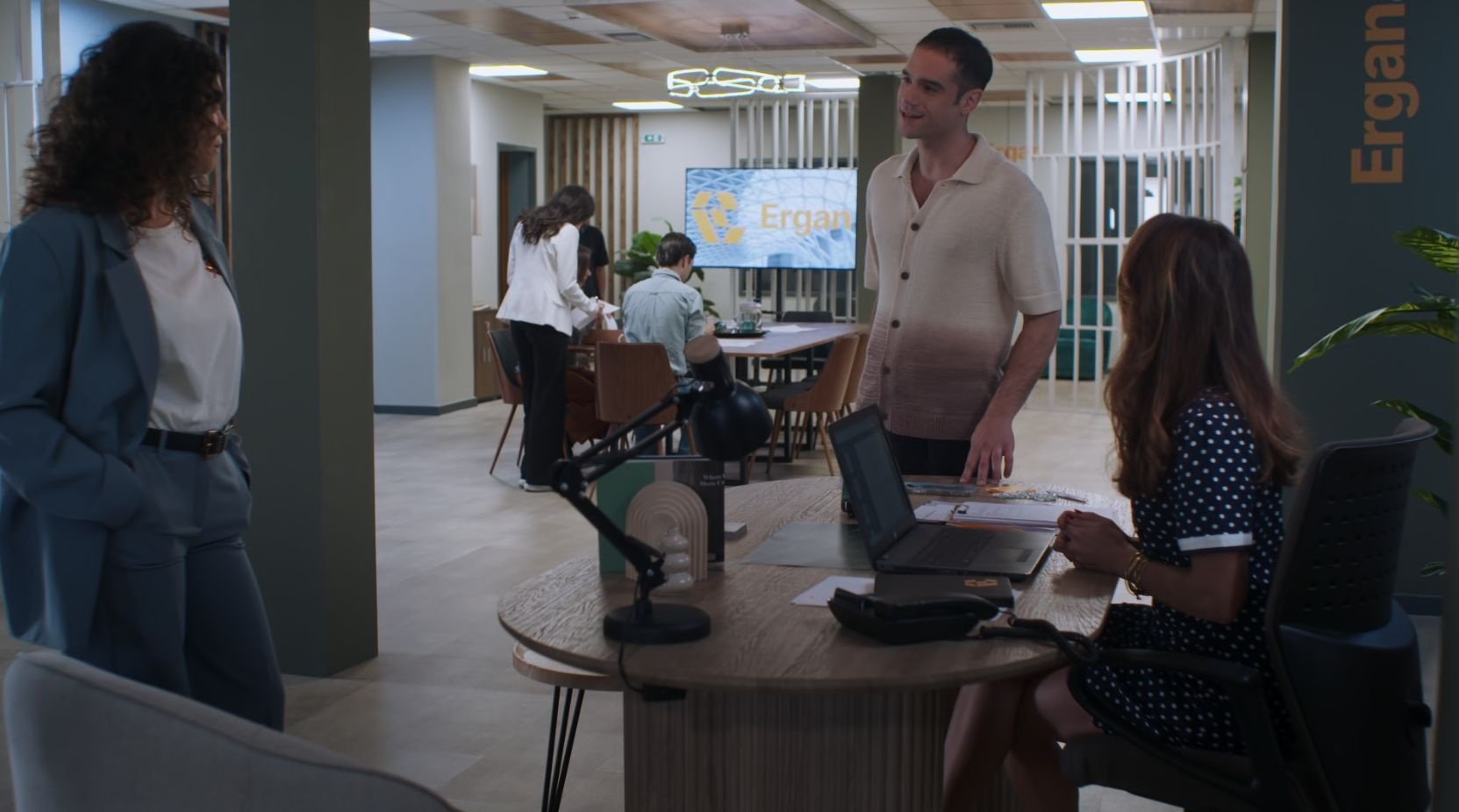 «Μια νύχτα μόνο»: Ο Οδυσσέας συναντά τον Πετράκη, που φαίνεται να «προτιμά» τον Σταύρο