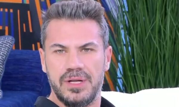 Άκης Πετρετζίκης: Η αποκάλυψη για τα παιδιά του – «Η αδυναμία ενός πατέρα είναι η κόρη του»