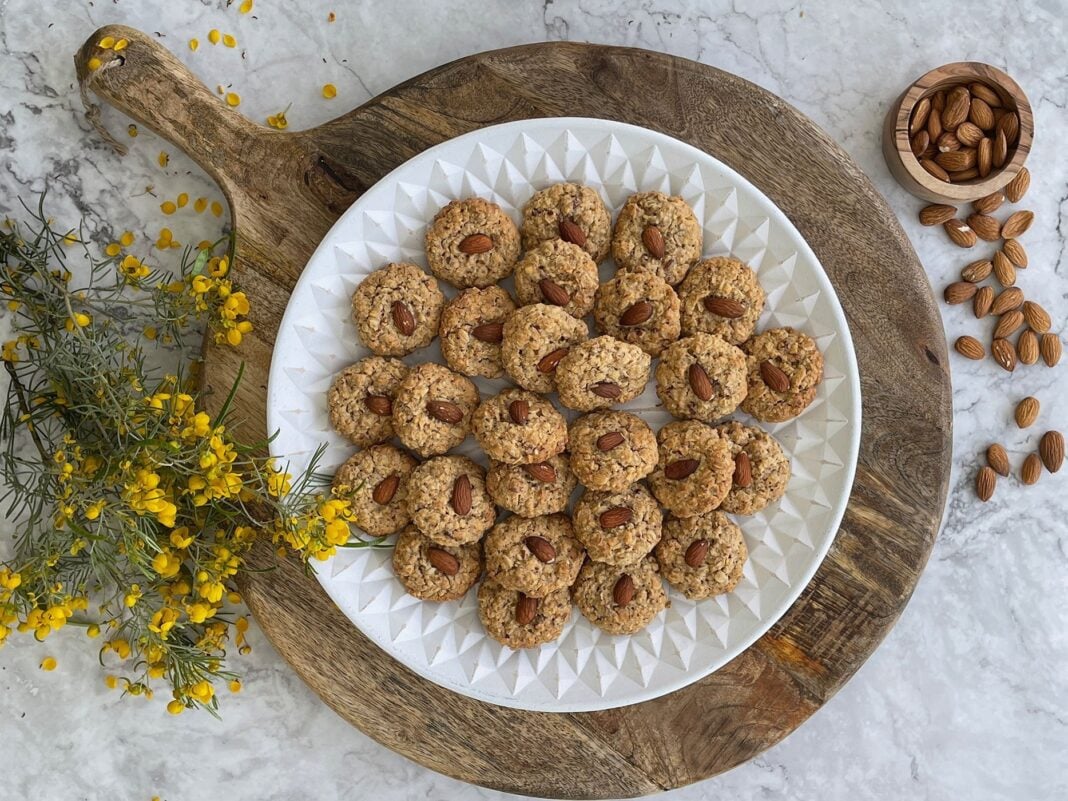 almond-oat-cookies1