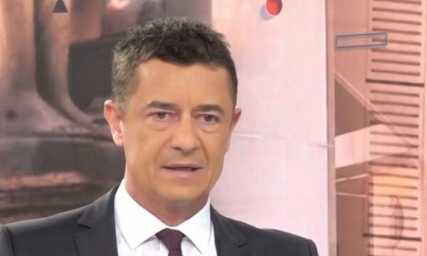 Αντώνης Σρόιτερ: «Η μητέρα μου είναι η αδυναμία μου, όταν δεν απαντώ στο τηλέφωνο παραπονιέται»