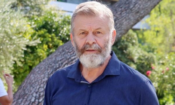 Απόστολος Γκλέτσος: Απουσία από την εκπομπή της Σίσσυς Χρηστίδου – «Συγγνώμη, είναι αδύνατο να παρευρεθώ»