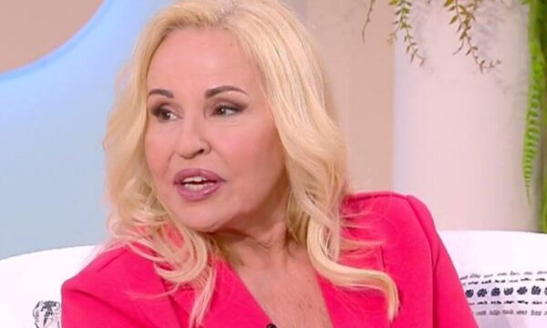 Μπέσσυ Αργυράκη: «Μετά την αξονική ζήτησα από τον άνδρα μου να φέρει τις πιτζάμες στο νοσοκομείο»