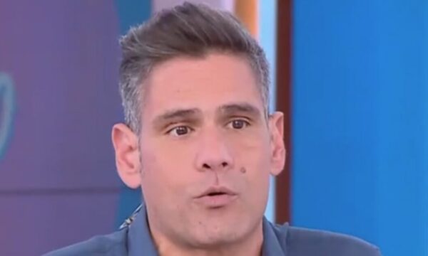Δημήτρης Ουγγαρέζος: «Ως ηθοποιός, δεν θα ένιωθα τιμή αν με παρακολουθούσε στο θέατρο ένας καταδικασμένος για απόπειρα βιασμού»