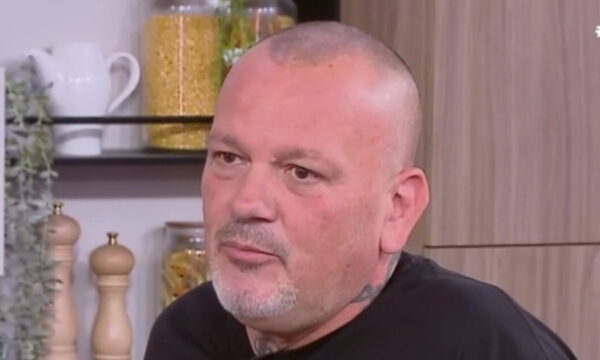 Δημήτρης Σκαρμούτσος: «Η εξάρτησή μου κράτησε 15 χρόνια, έχασα οικογένεια, φίλους, σπίτια, τα πάντα»