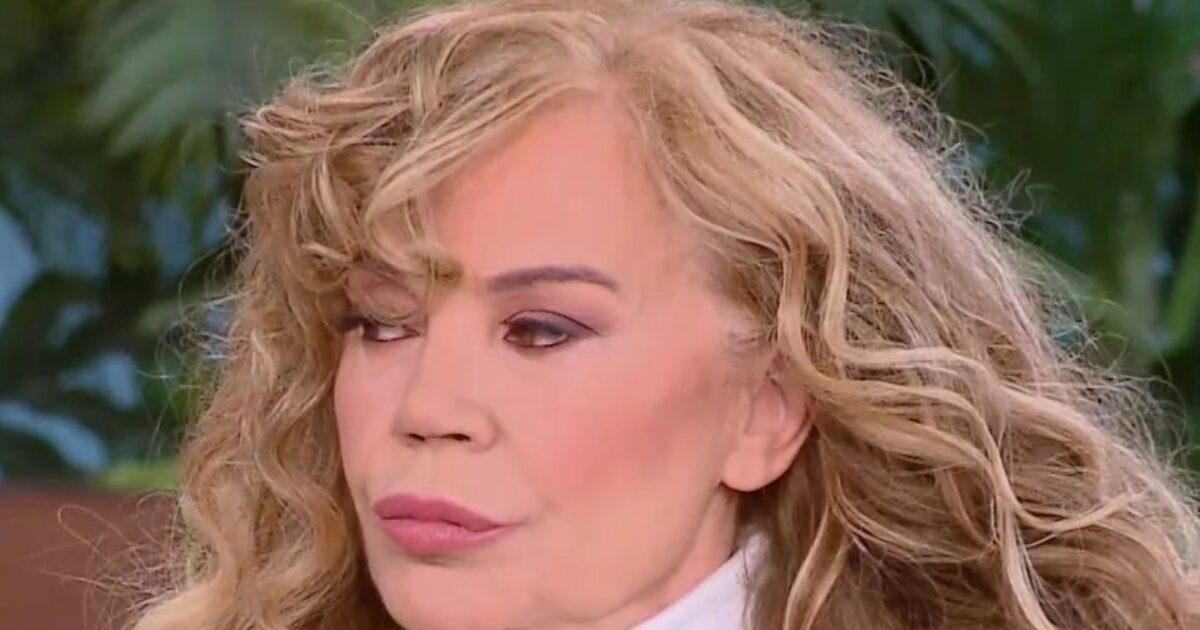 Ελένη Δήμου: «Έχουμε βιώσει δύσκολες στιγμές με τον σύζυγό μου – Η προσωπική σου ζωή δεν πρέπει να γίνεται πρωτοσέλιδο»