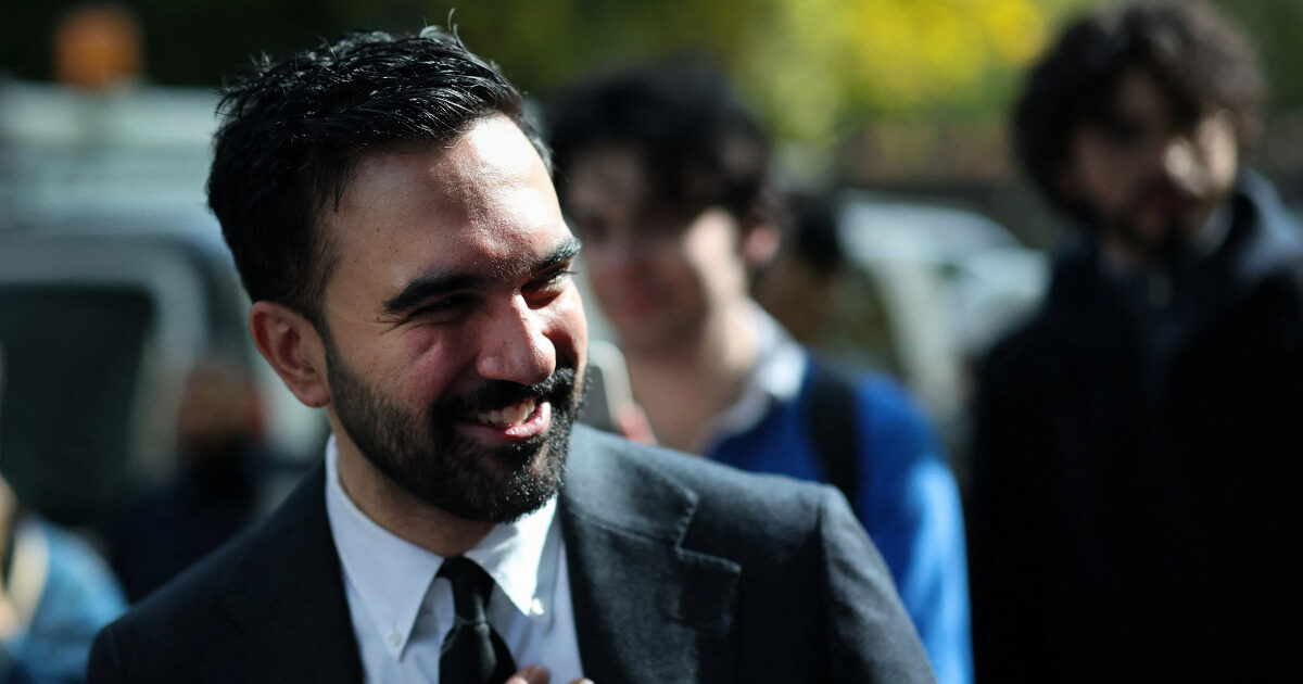 Zohran Mamdani: Η σημασία των ασημένιων δαχτυλιδιών στην προεκλογική του εκστρατεία