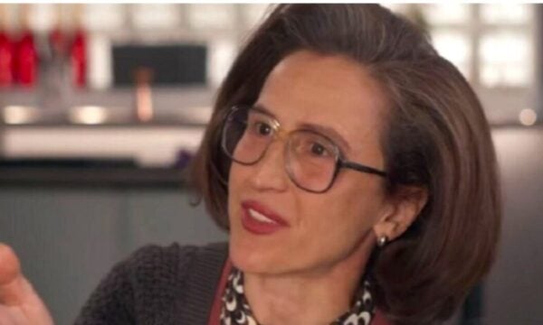 Γιούλη Τσαγκαράκη: «Έχω εργαστεί και σε άλλους τομείς για να επιβιώσω – Θέτω όρια για να είμαι αυθεντική και σαφής»