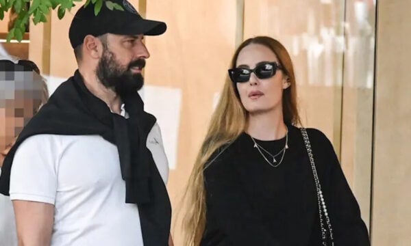Αντωνία Καλλιμούκου – Νίκος Παραδείσης: Αποκλειστική εμφάνιση με τον γιο τους στο κέντρο της Αθήνας – Εικόνες
