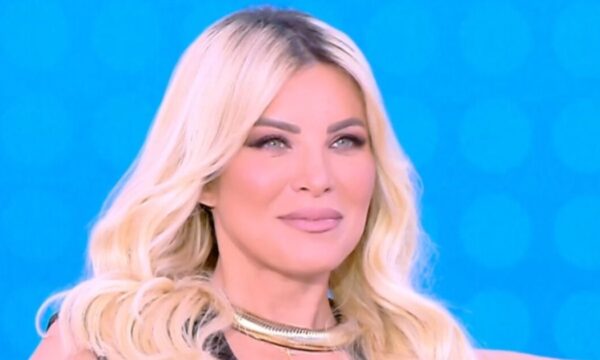 Κατερίνα Καινούργιου: «Ίσως έχουμε ήδη παντρευτεί και το κρατάμε μυστικό» – Η ατάκα γεμάτη υπονοούμενα on air