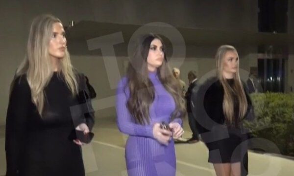 Κίμπερλι Γκιλφόιλ: Η μαγευτική παρουσία σε νυχτερινή εκδήλωση