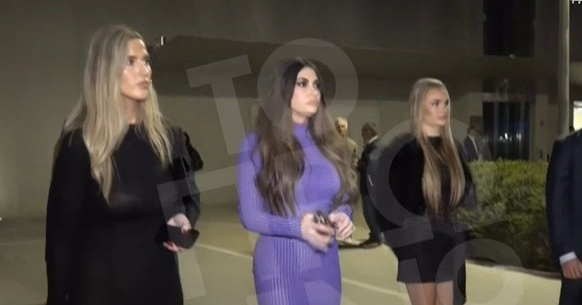 Κίμπερλι Γκιλφόιλ: Η μαγευτική παρουσία σε νυχτερινή εκδήλωση