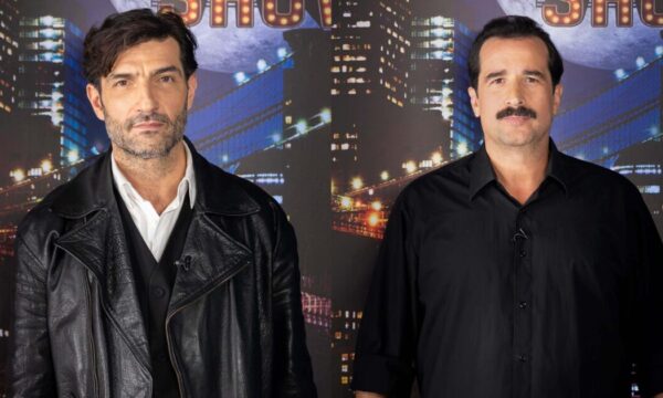 Νίκος Κουρής, Τάσος Νούσιας και Έλενα Κρεμλίδου φιλοξενούμενοι απόψε στο The 2Night Show με τον Γρηγόρη Αρναούτογλου