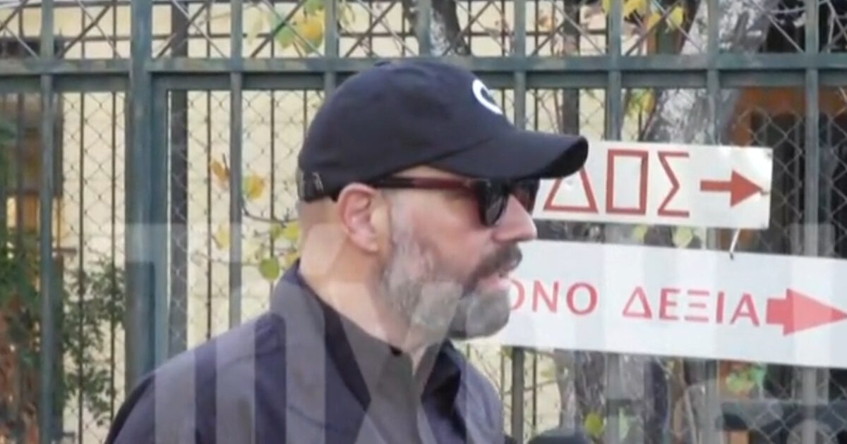 Ο Γιώργος Λάνθιμος στα δικαστήρια: «Στηρίζω γυναίκες σε δύσκολες στιγμές»
