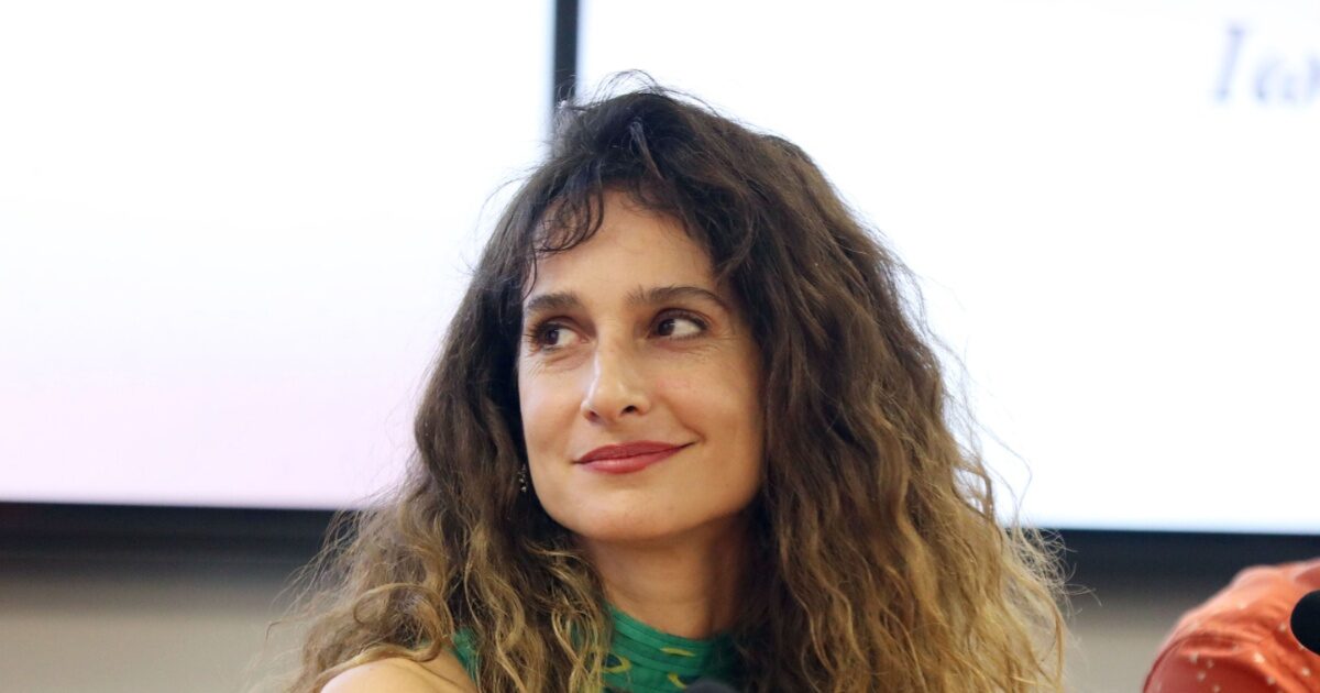 Μαρίνα Καλογήρου: «Έχω φανταστεί πολλές φορές τον εαυτό μου σε μοναστήρι, ζω σαν μοναχή ανάμεσα στον κόσμο»