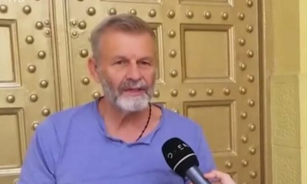 Απόστολος Γκλέτσος: Η αποκάλυψη για την αγαπημένη του – «Είμαι βαθιά ερωτευμένος και απόλυτα αυτή την περίοδο»