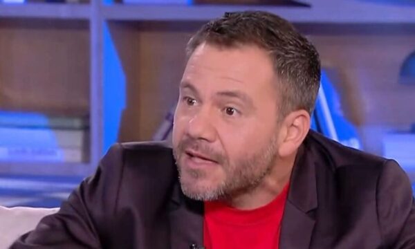 Ευτύχης Μπλέτσας: «Στο πρώτο ραντεβού με τη σύζυγό μου, βρεθήκαμε στις κούνιες»