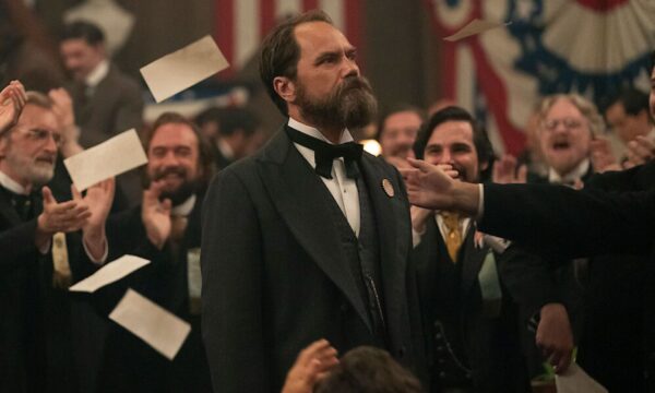 Θάνατος από Κεραυνό: Το πολιτικό θρίλερ του Netflix που συναρπάζει