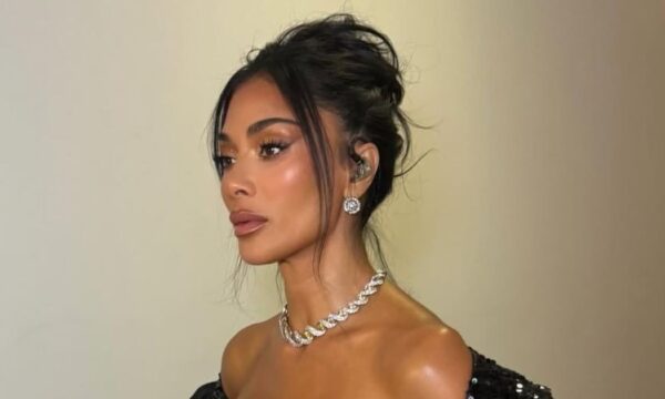 Nicole Scherzinger: Παρουσίασε μια νέα εκδοχή του «Bardot hair look» που σίγουρα θα θελήσεις να δοκιμάσεις!