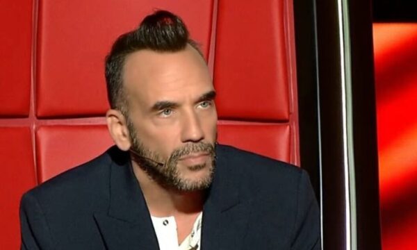 The Voice – Πάνος Μουζουράκης: «Ζω μια μικρή καταθλιψούλα, ανέδειξες ένα κομμάτι που κρατώ κρυμμένο»