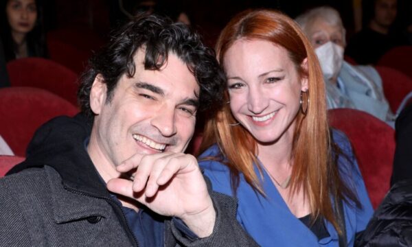 Στεφανία Γουλιώτη – Maestro: Η εικόνα με τον Χριστόφορο Παπακαλιάτη από τα γυρίσματα της σειράς