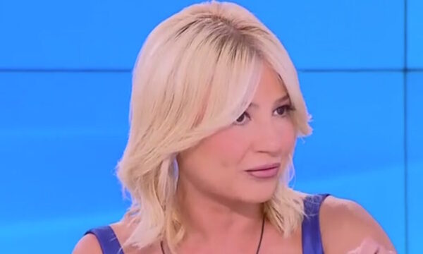 Φαίη Σκορδά: «Καθημερινά δέχομαι κλήσεις για την προσωπική μου ζωή»