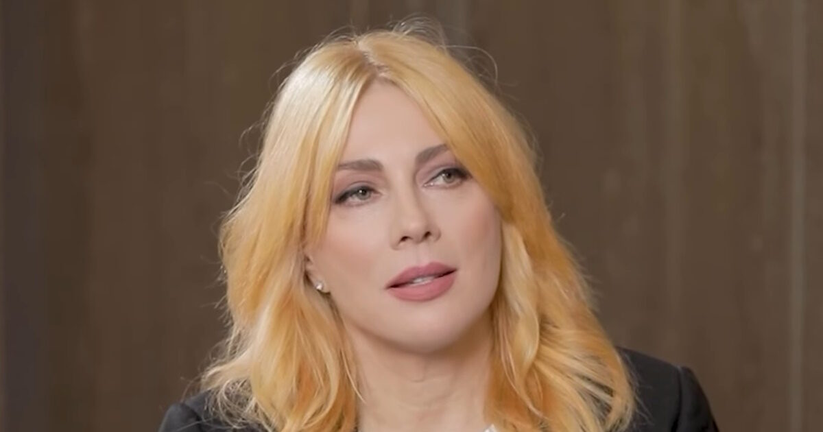 Σμαράγδα Καρύδη: «Χρωστάω την ύπαρξή μου στην Αλίκη Βουγιουκλάκη»