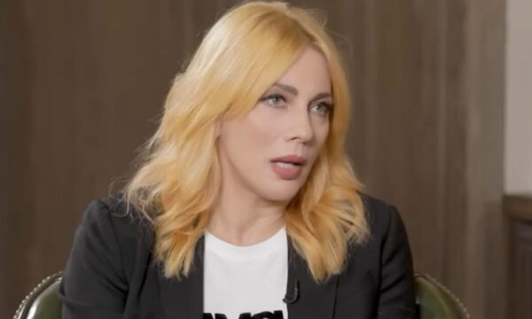 Σμαράγδα Καρύδη: Η συγκλονιστική εξομολόγηση για τον πατέρα της, Ντίνο Καρύδη – «Πριν φύγει υπέφερε πολύ»