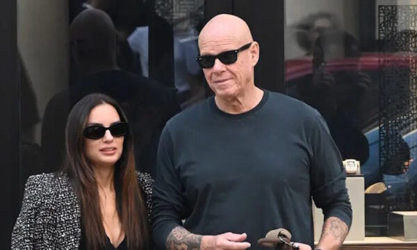 Τζώνη Καλημέρης – Ελπίδα Ιακωβίδου: Ρομαντική περιπλάνηση στο κέντρο της Αθήνας – Εικόνες