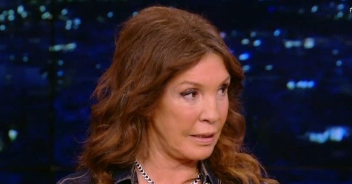 Βάνα Μπάρμπα: «Η εμμηνόπαυση είναι σαν τσουνάμι – Τα παιδιά φεύγουν και εμείς παγιδευόμαστε στον ρόλο της μητέρας»