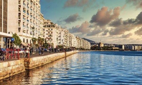 Financial Times: Η Θεσσαλονίκη αναδεικνύεται ως ιδανικός φθινοπωρινός προορισμός