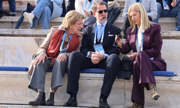 Μαρί Σαντάλ: Η κομψή της παρουσία στην τελετή παράδοσης της Ολυμπιακής Φλόγας