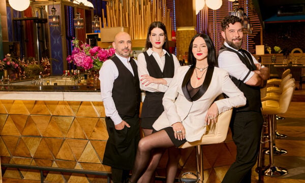 Η μαγευτική Μαίρη ξαναέρχεται απόψε στο «First Dates» για να δώσει μια νέα ευκαιρία στον έρωτα