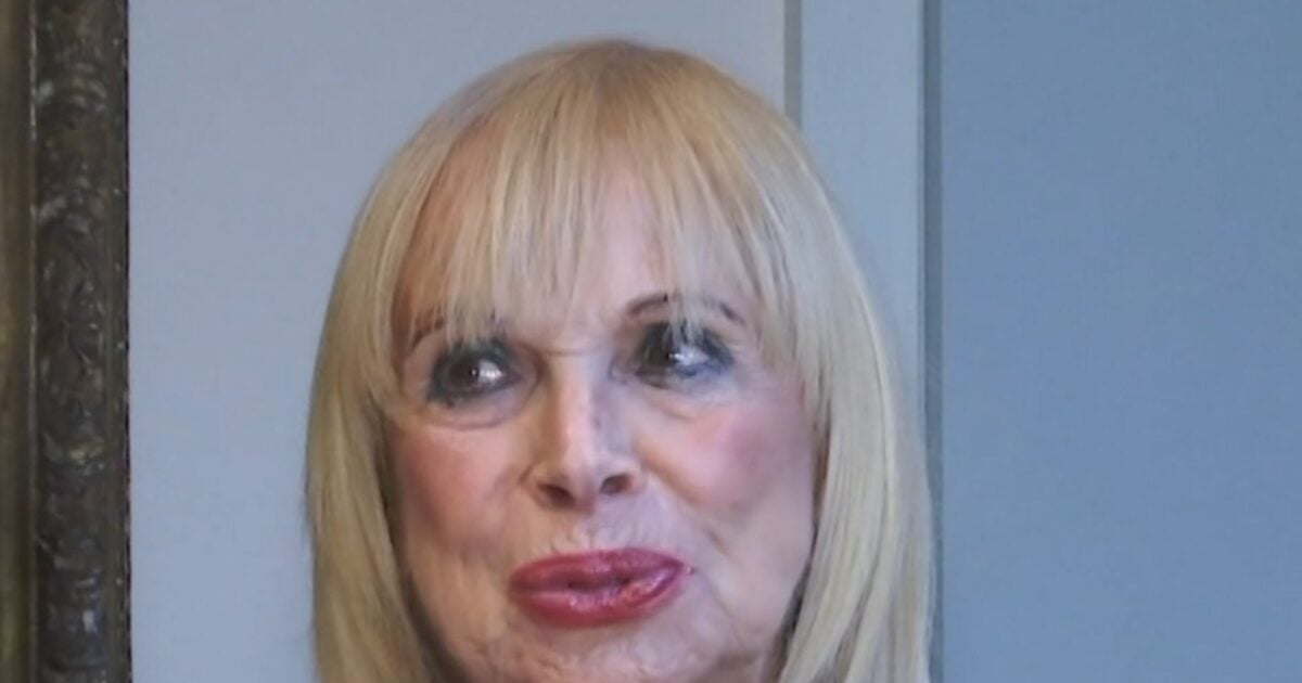 Άννα Φόνσου για Ζωζώ Σαπουντζάκη: «Στην ηλικία της είναι φυσικό να αδιαθετήσει, εδώ και μια εβδομάδα αναρρώνει κανονικά»