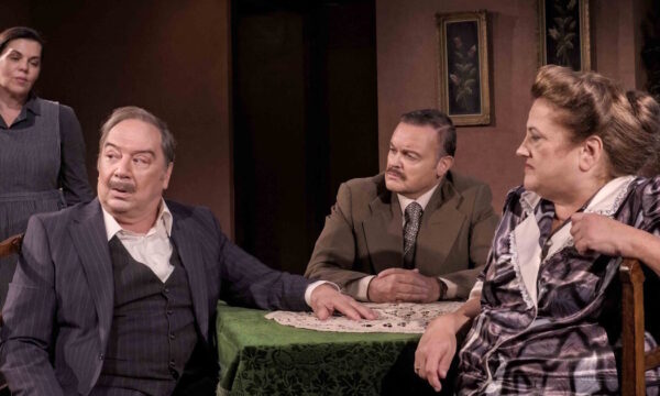 «Η Δεξιά, η Αριστερά και ο Κυρ Παντελής»: Ολοκληρώνει την πορεία της στην Αθήνα και προχωρά στη Θεσσαλονίκη