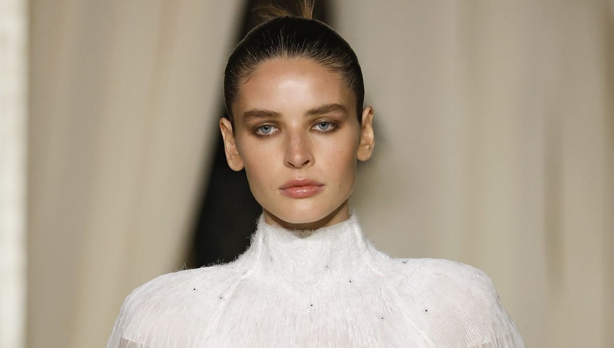 Η εορταστική ρουτίνα για ακτινοβόλο επιδερμίδα: 7 βήματα που πρέπει να δοκιμάσετε φέτος