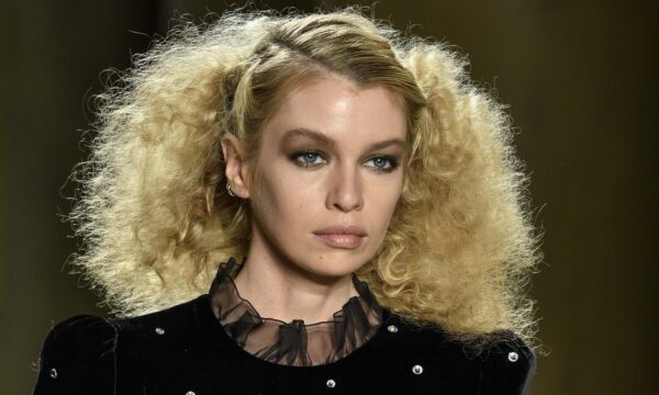 Velvet dreams: Πώς να αναδείξετε φέτος το πιο εκλεπτυσμένο υλικό της σεζόν