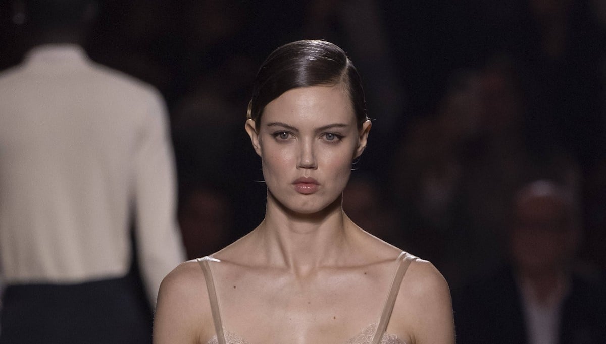 “Η ιδανική ακολουθία για την εφαρμογή του μακιγιάζ σας”